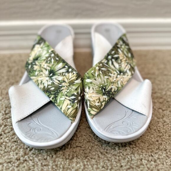 BZEES | Diamond X-Band Slide Sandals Green Floral | Women’s Size 8.5 - Picture 3 of 5
